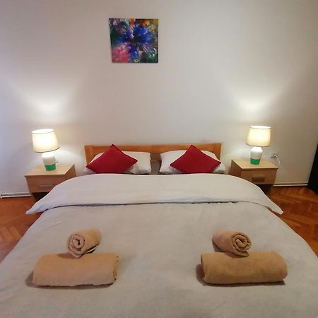 Cozy 1-Bdrm Apt In Dubec, Ideal For Work Or Study Sesvete Exterior foto