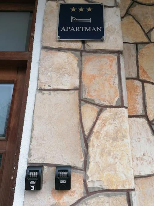 Cozy 1-Bdrm Apt In Dubec, Ideal For Work Or Study Sesvete Exterior foto
