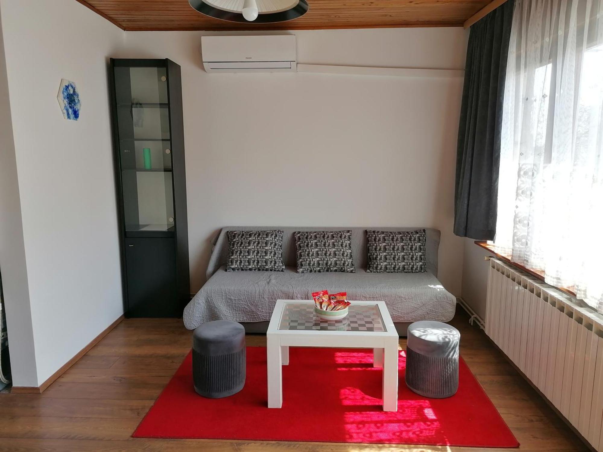 Cozy 1-Bdrm Apt In Dubec, Ideal For Work Or Study Sesvete Exterior foto