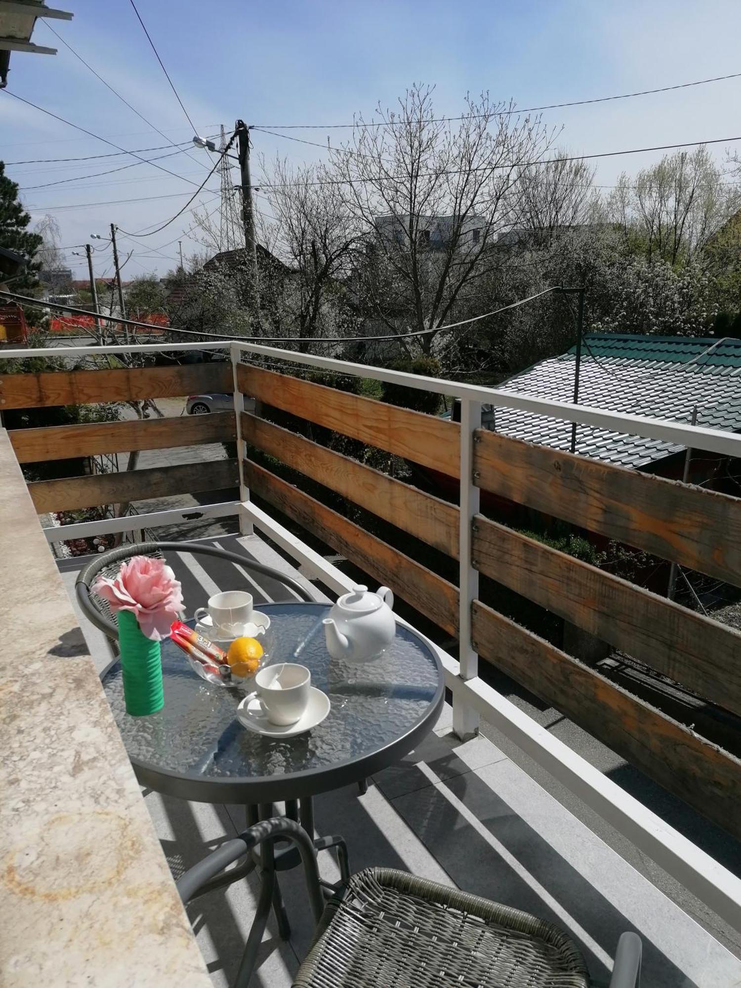 Cozy 1-Bdrm Apt In Dubec, Ideal For Work Or Study Sesvete Exterior foto